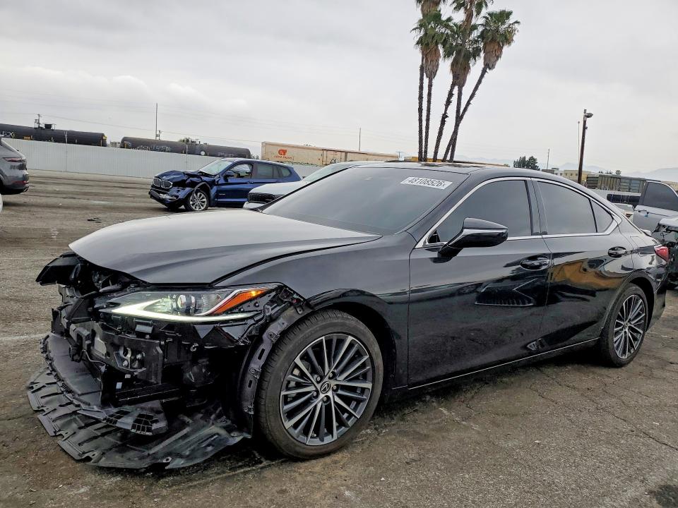 2025 Lexus ES