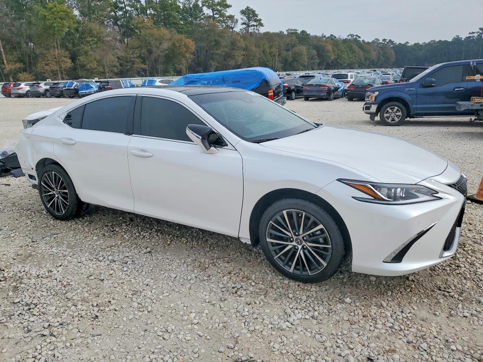 2025 Lexus ES