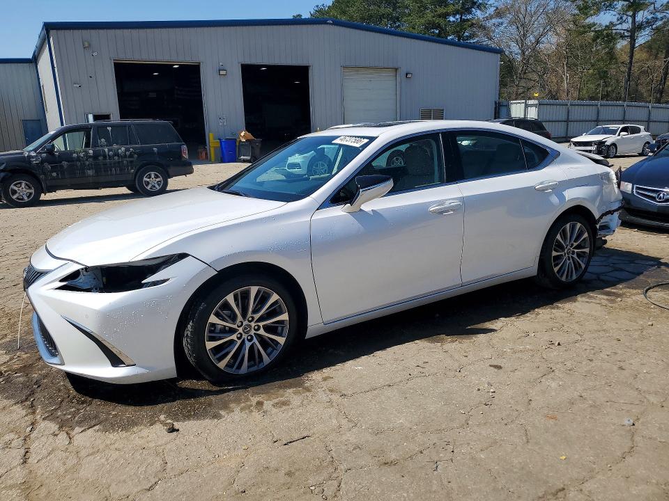2021 Lexus ES
