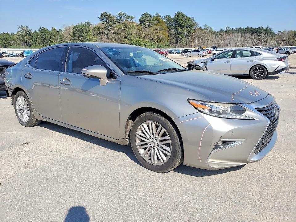 2016 Lexus ES