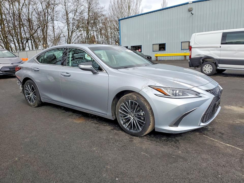 2022 Lexus ES