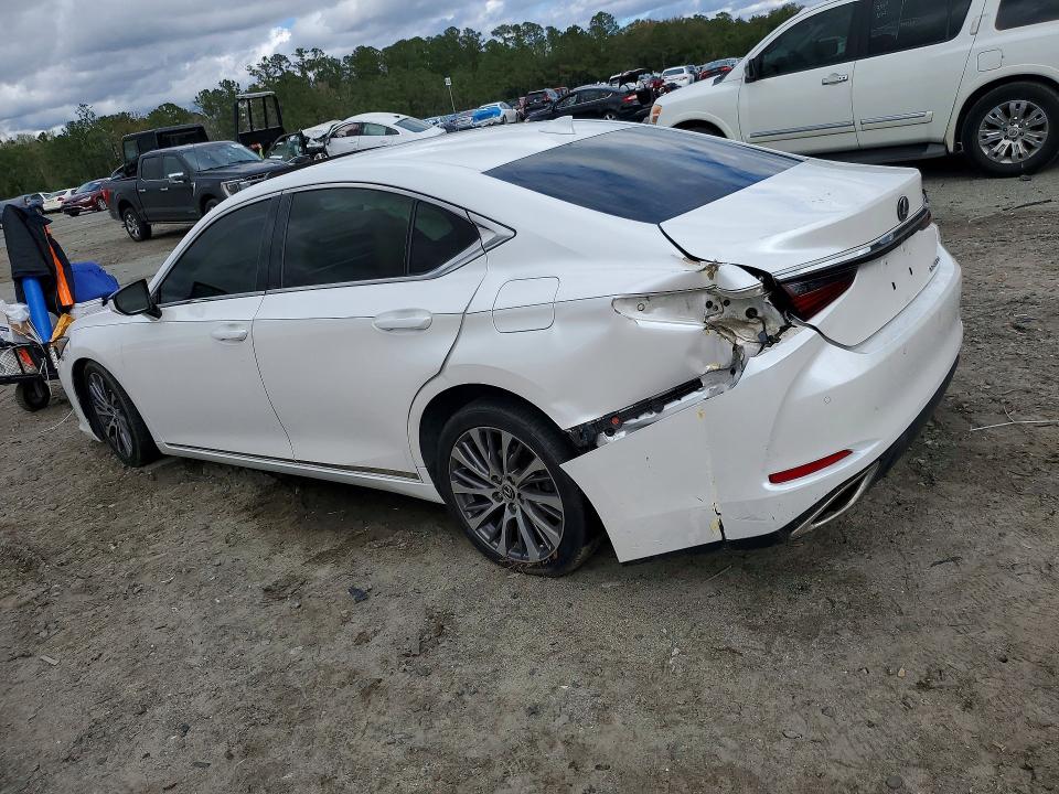 2019 Lexus ES