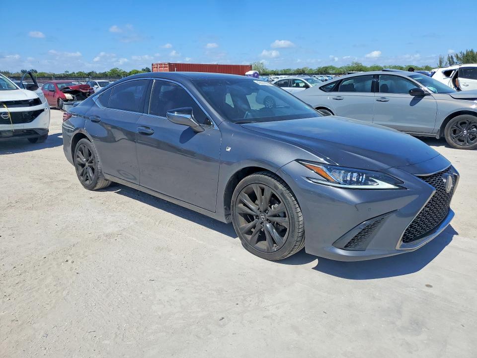 2022 Lexus ES