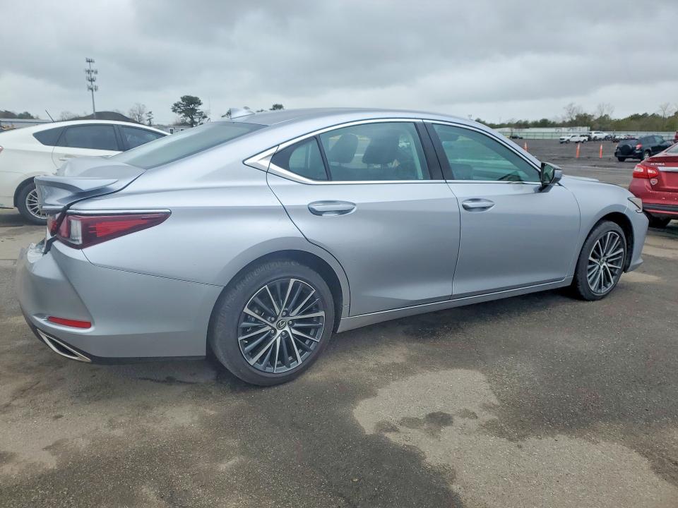 2025 Lexus ES