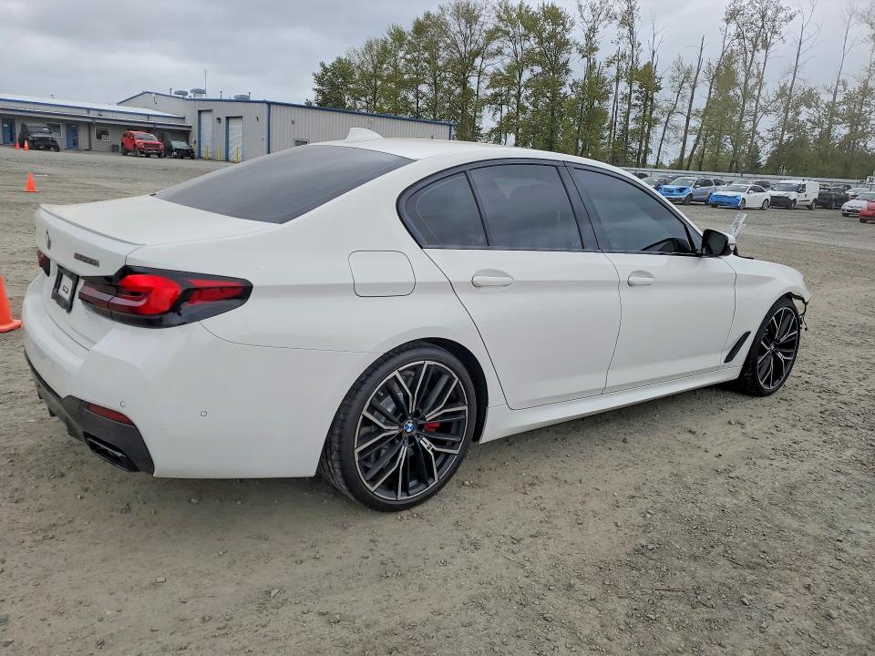 2022 BMW M5