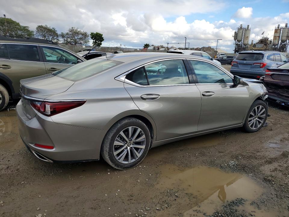 2021 Lexus ES