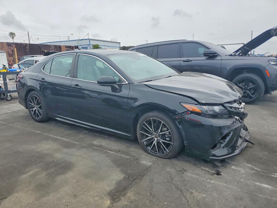 2021 Toyota Camry sola