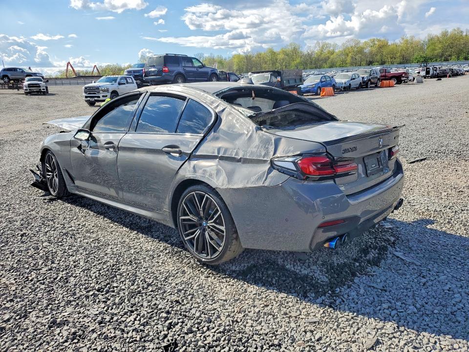 2022 BMW M5