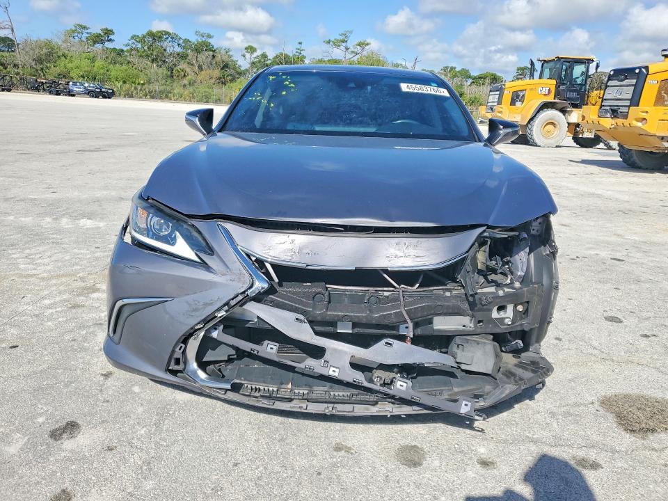 2021 Lexus ES