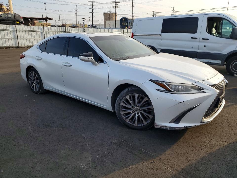 2021 Lexus ES