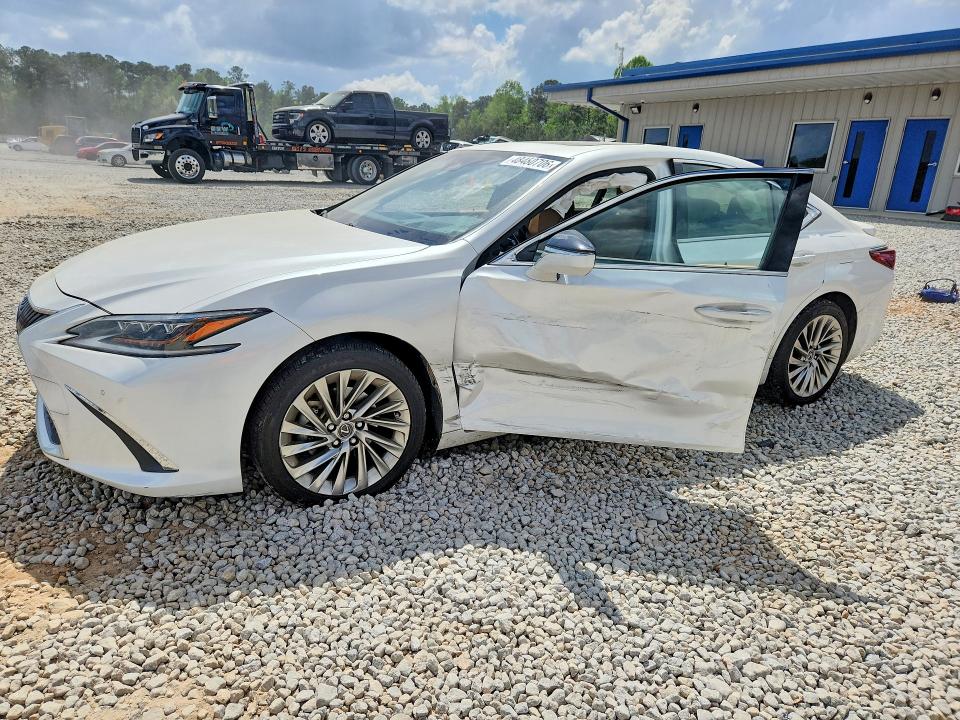 2019 Lexus ES
