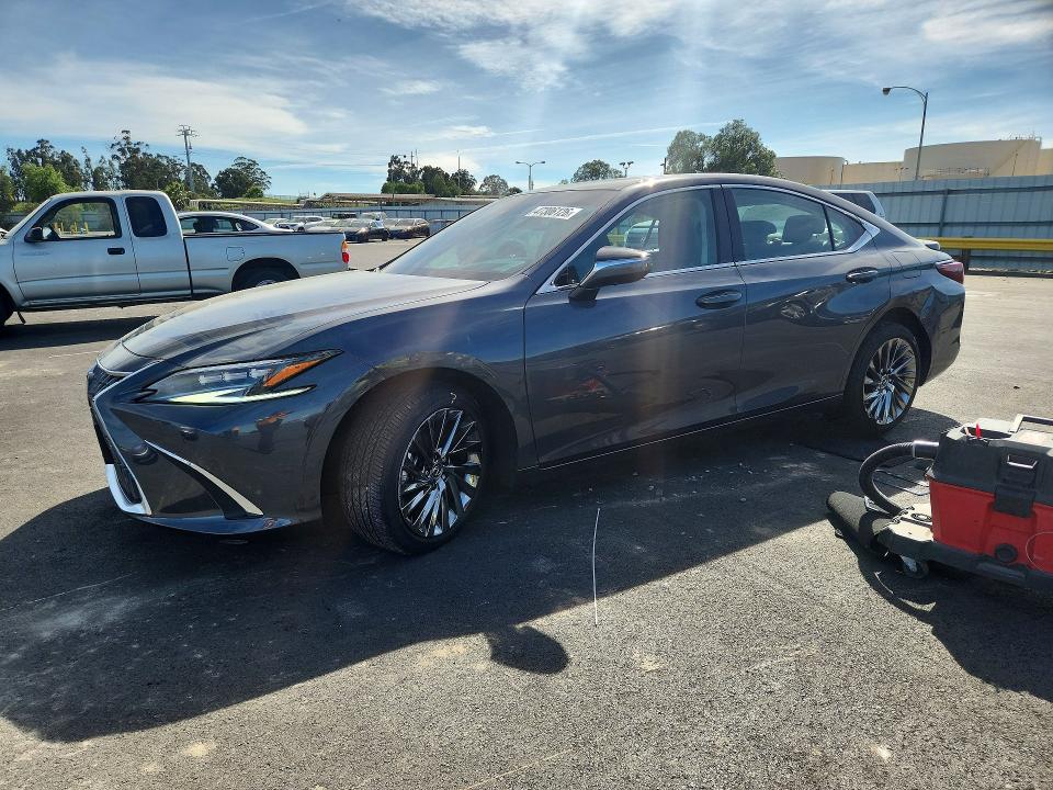 2025 Lexus ES