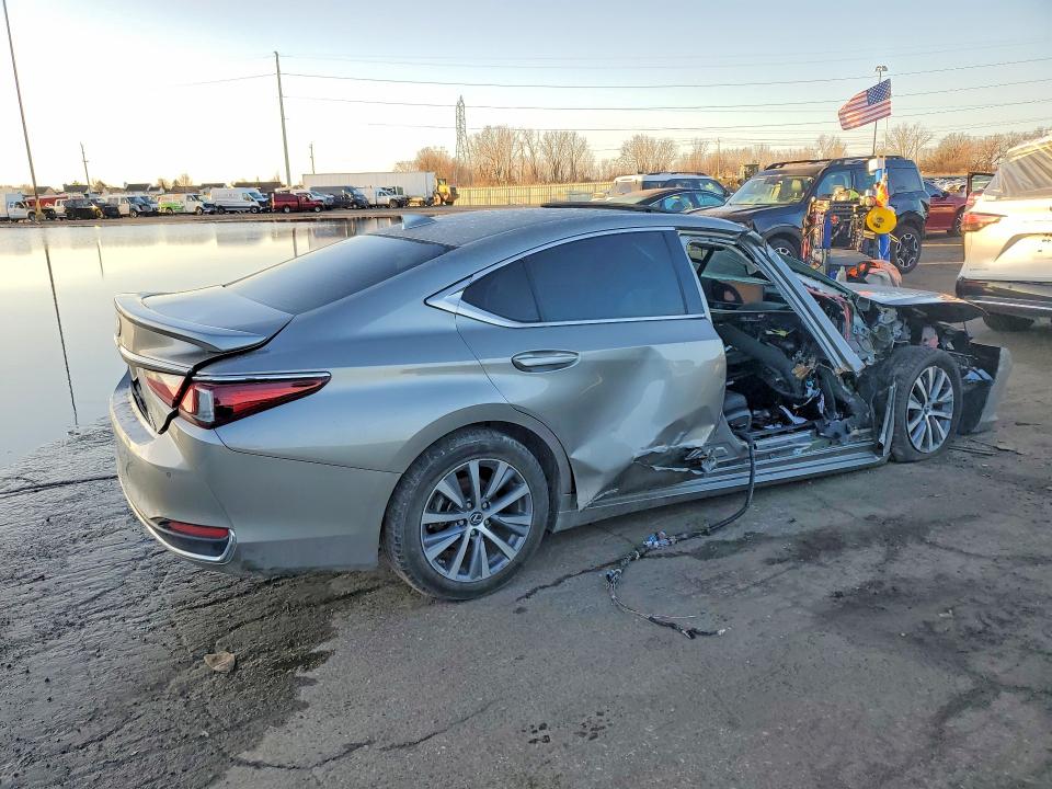 2021 Lexus ES