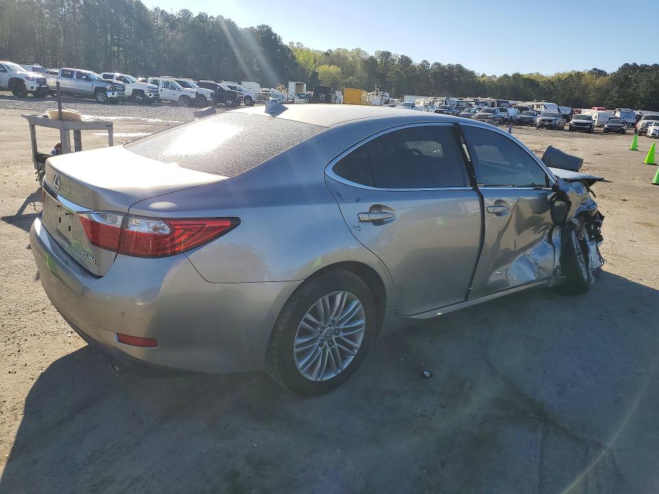 2015 Lexus ES