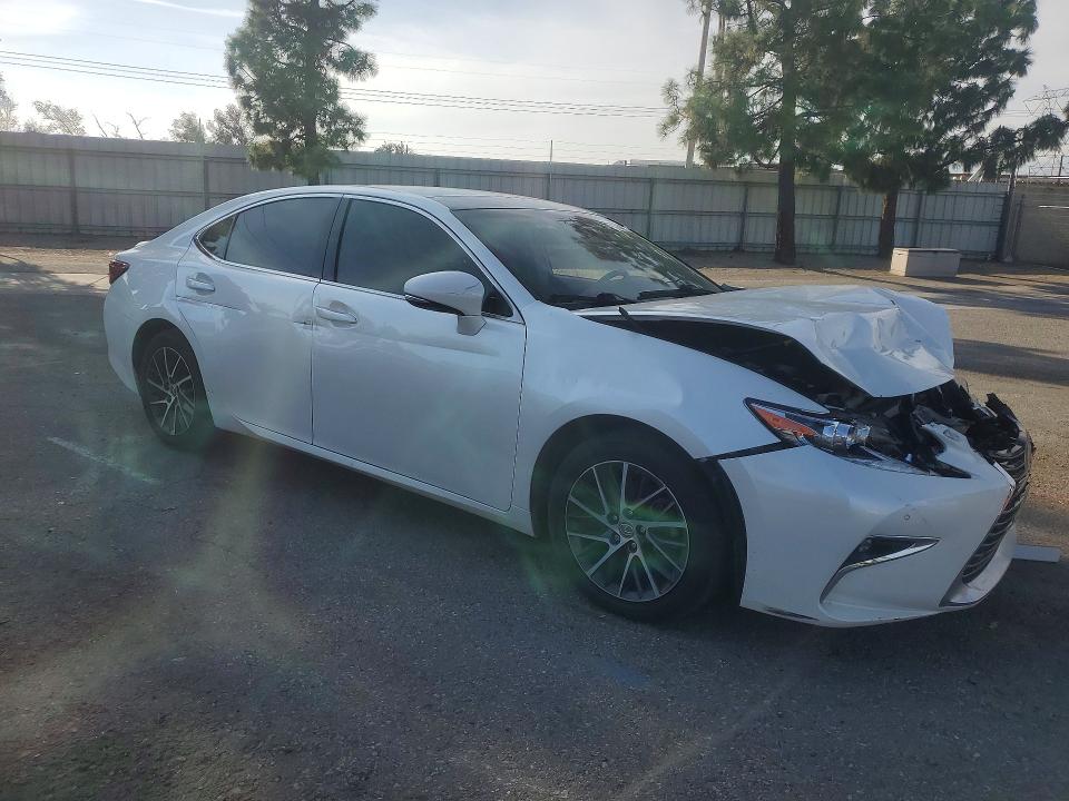 2017 Lexus ES