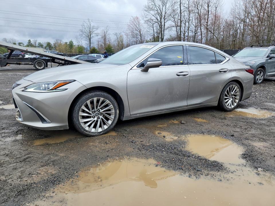 2019 Lexus ES