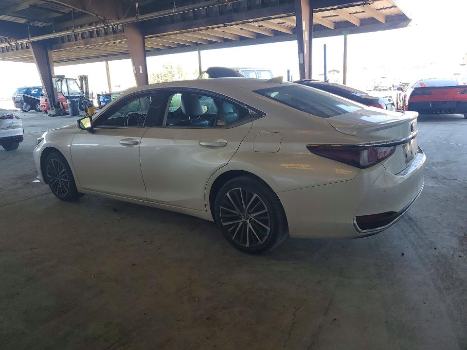2025 Lexus ES