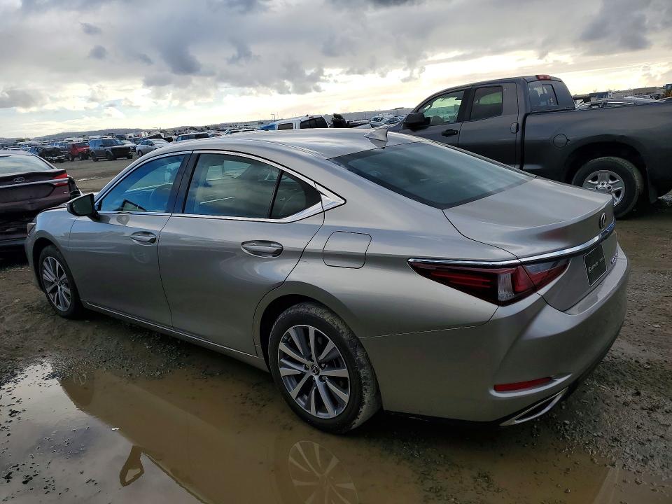 2021 Lexus ES