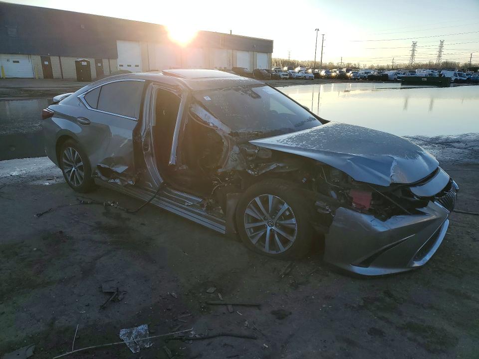 2021 Lexus ES