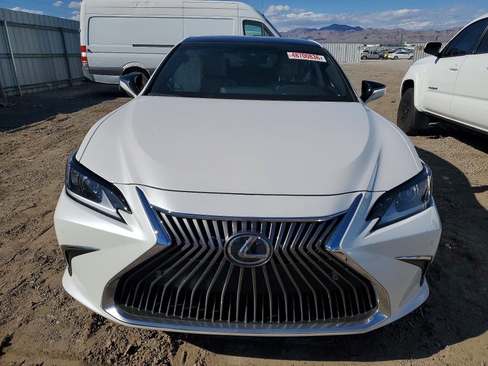 2019 Lexus ES
