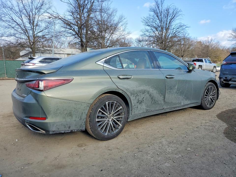 2025 Lexus ES
