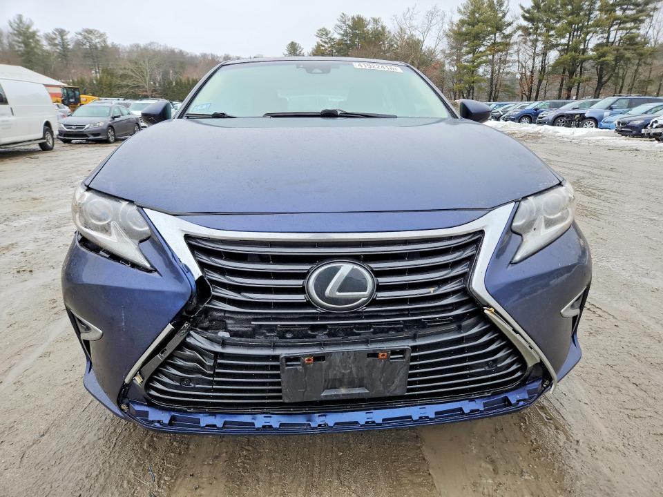 2016 Lexus ES