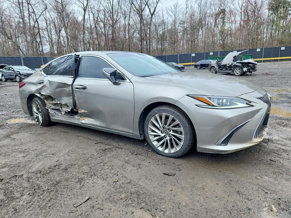 2019 Lexus ES
