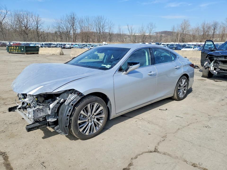 2021 Lexus ES