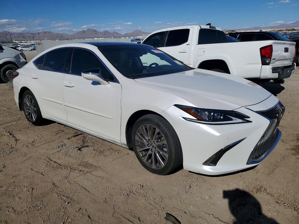 2019 Lexus ES