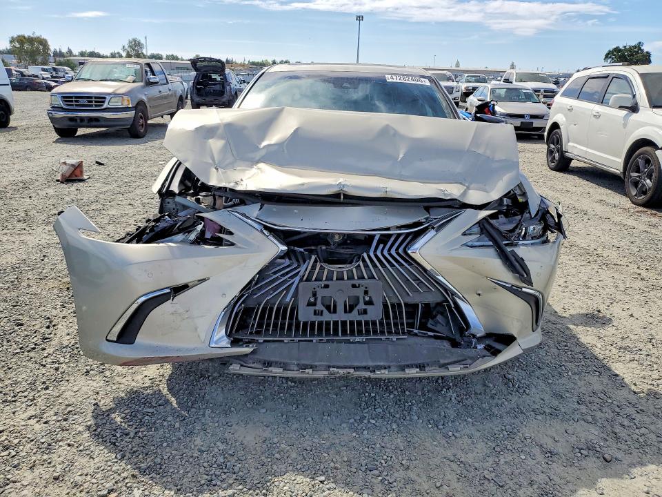 2020 Lexus ES