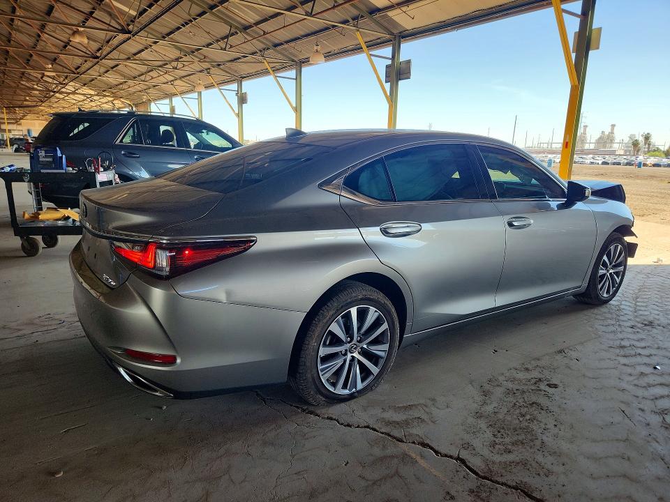 2021 Lexus ES