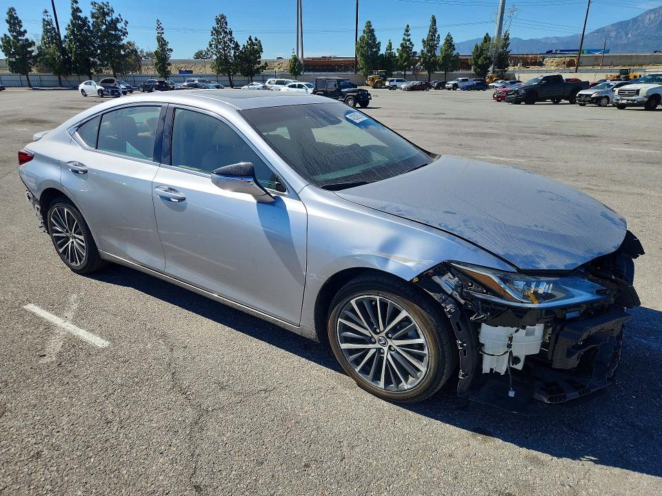 2025 Lexus ES