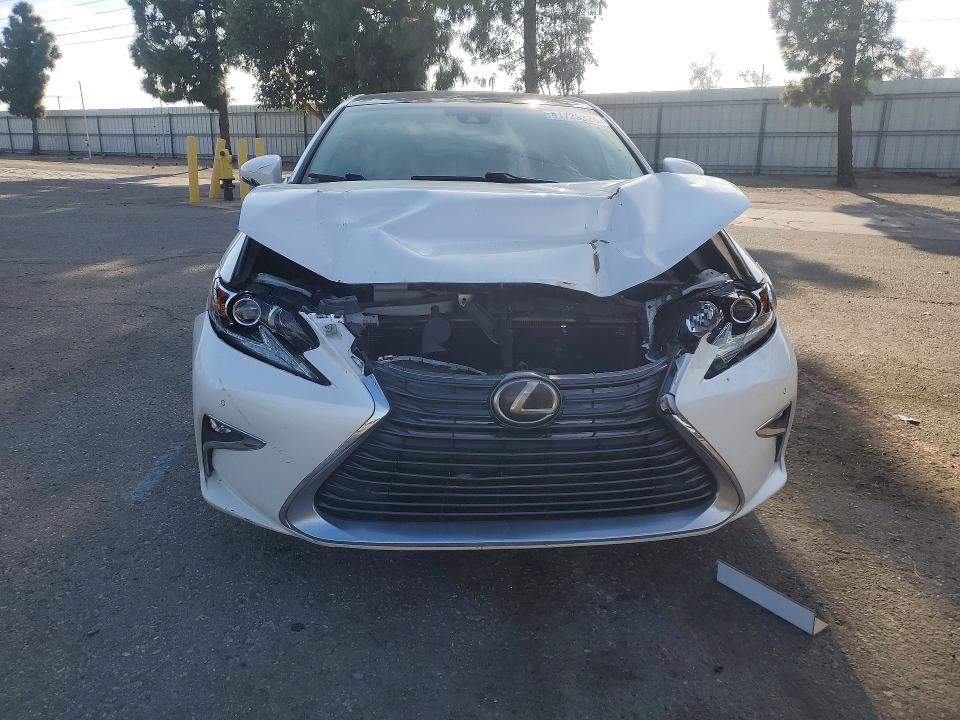 2017 Lexus ES