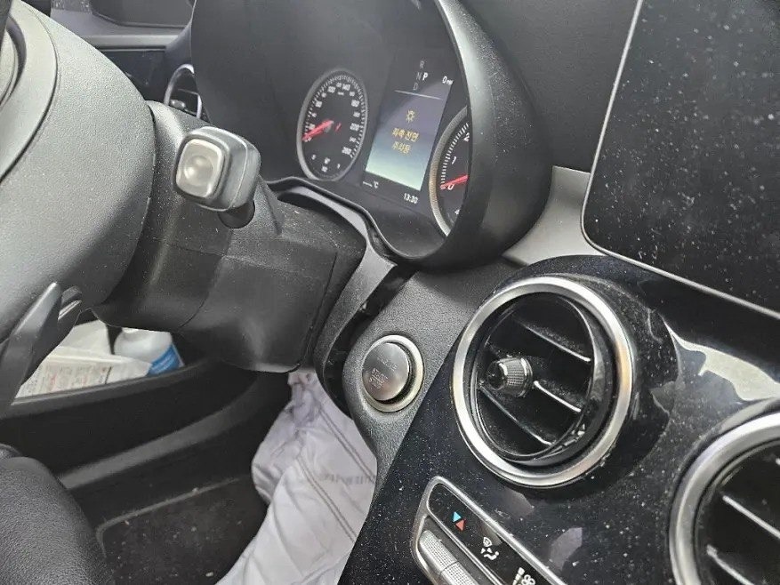 MERCEDES BENZ C200d