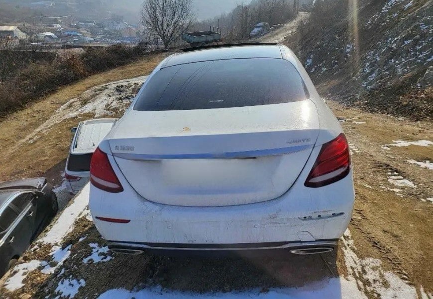 MERCEDES BENZ E300