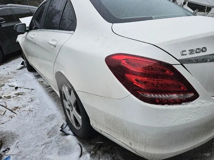 MERCEDES BENZ C200d