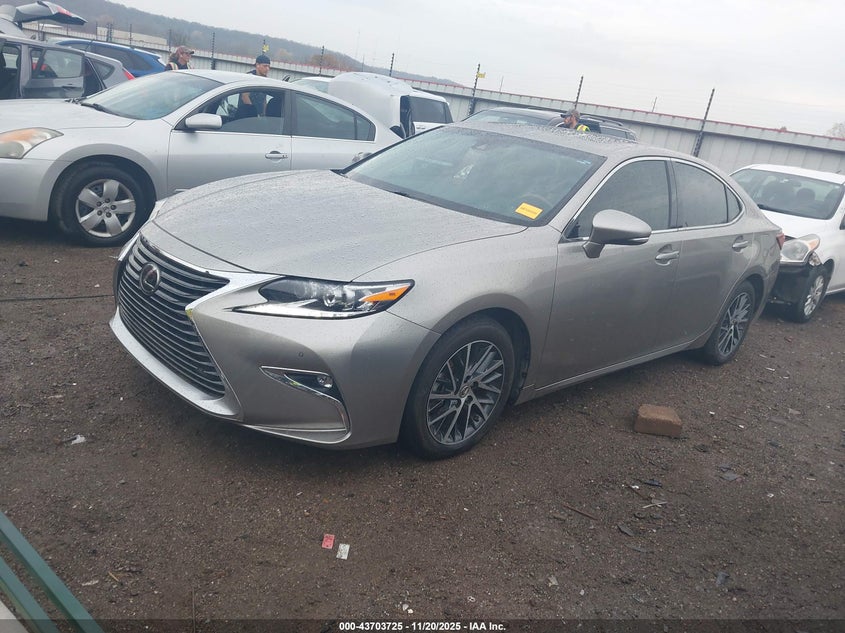2016 Lexus ES