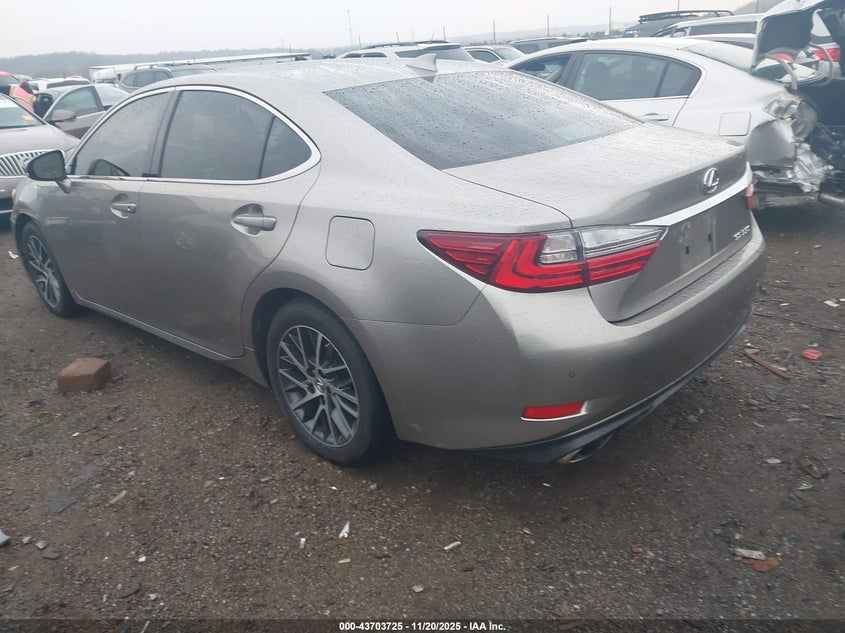 2016 Lexus ES