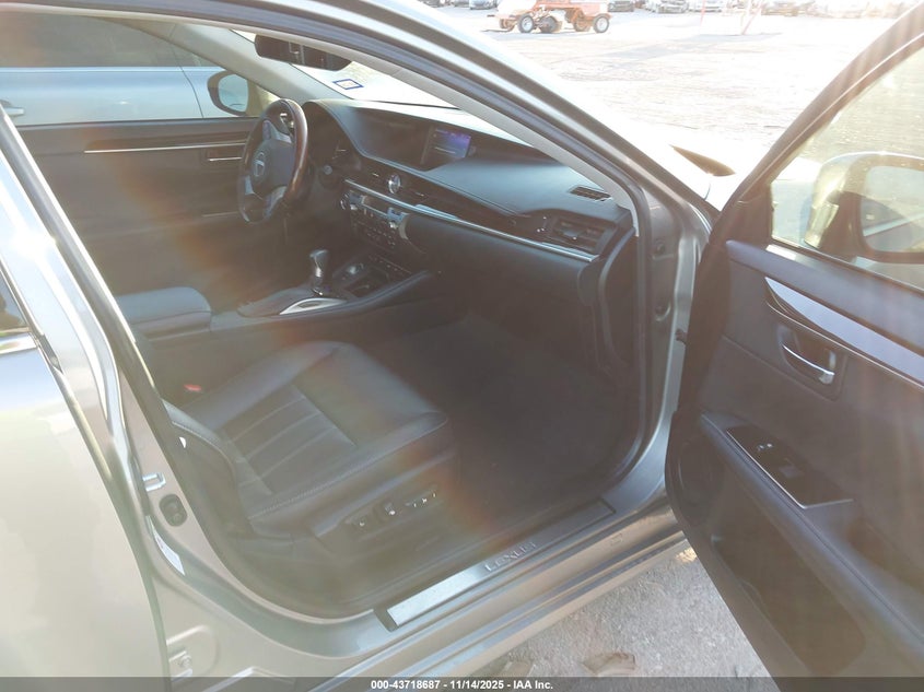 2018 Lexus ES