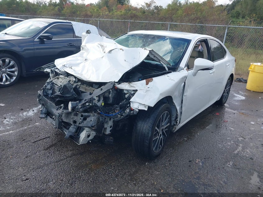 2016 Lexus ES