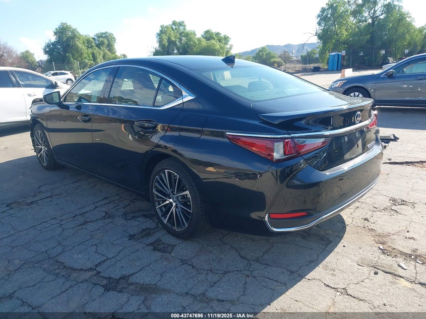 2025 Lexus ES