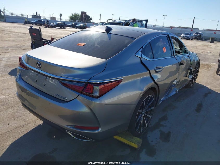 2020 Lexus ES