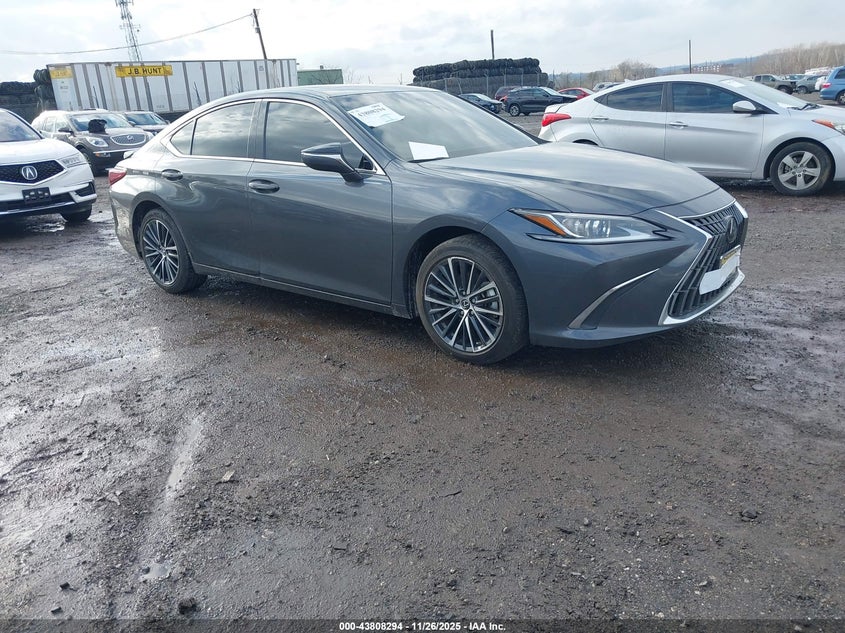 2025 Lexus ES