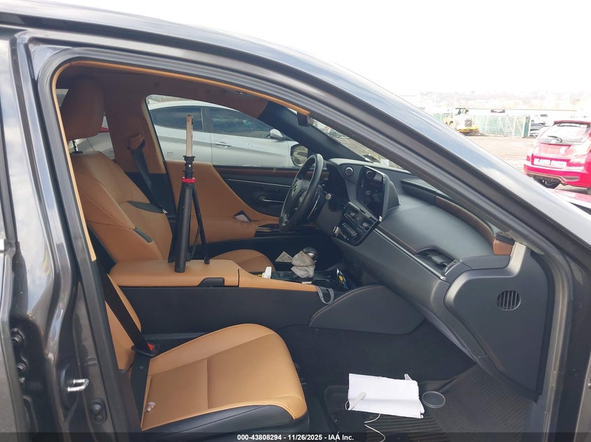 2025 Lexus ES
