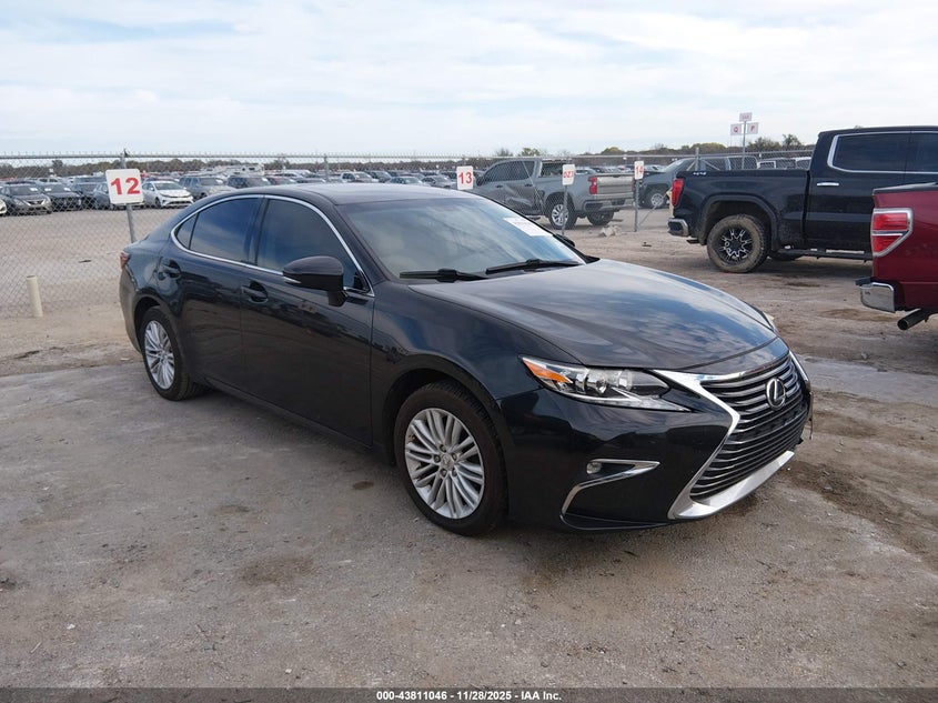 2016 Lexus ES