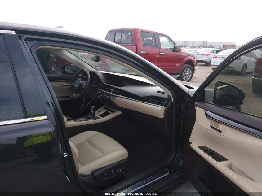 2016 Lexus ES