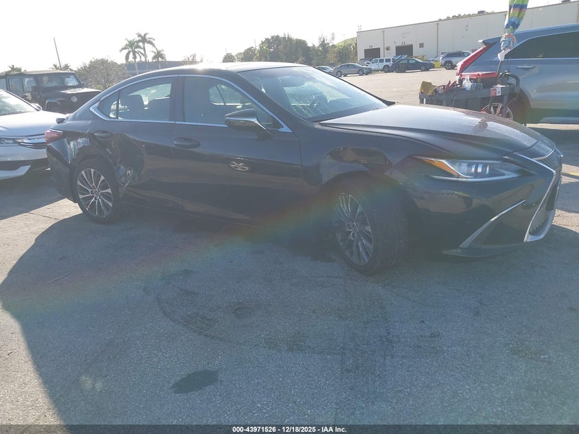 2021 Lexus ES