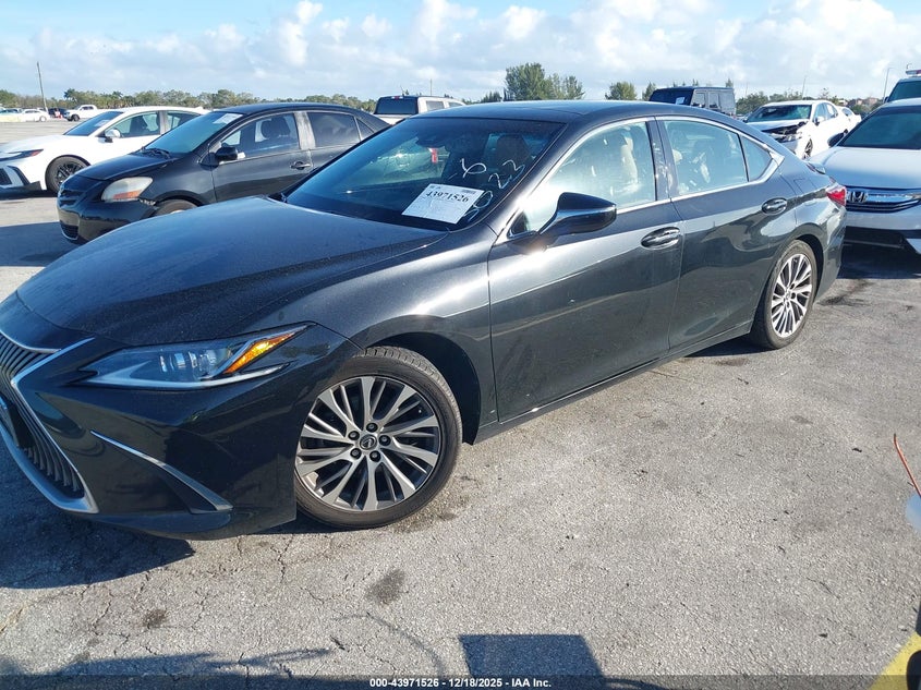 2021 Lexus ES