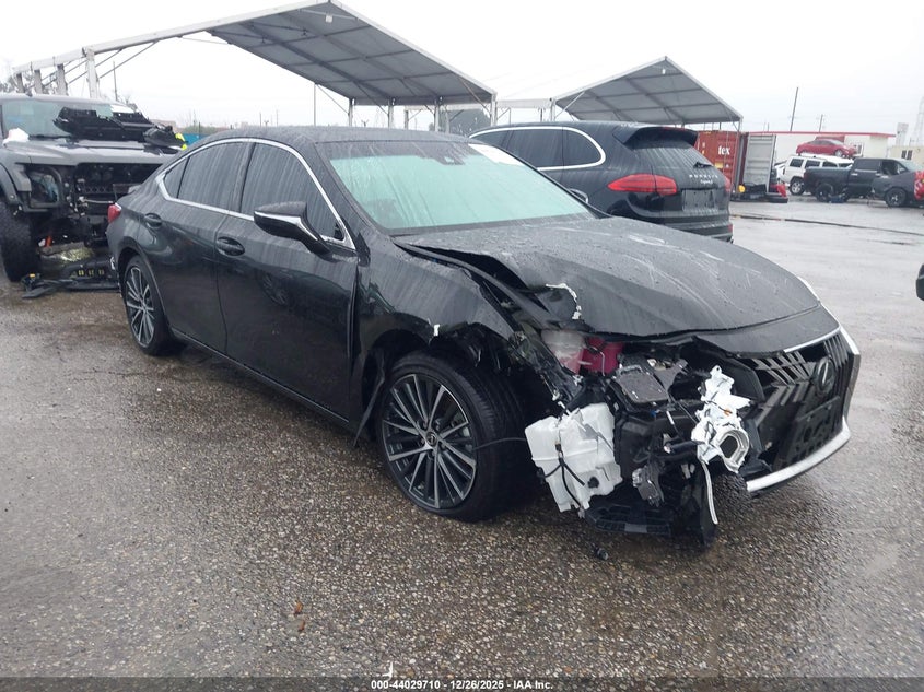 2025 Lexus ES
