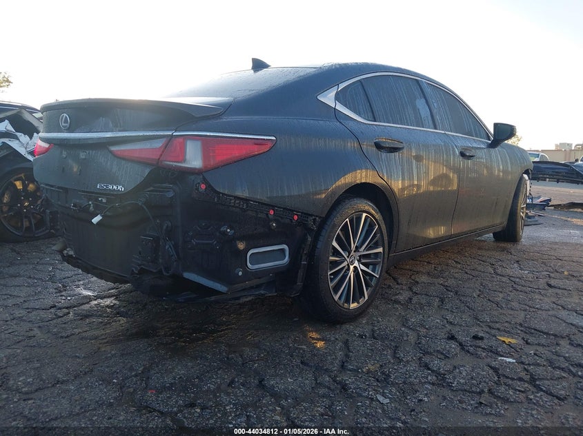 2025 Lexus ES